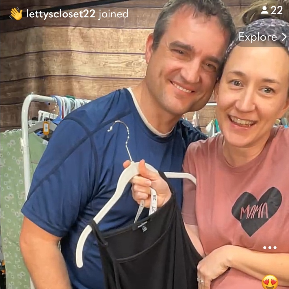 TRACIE AND NATE ARE LIVE NOW! Couples Closet Clearout! Women's XS-2X! - Picture 8 of 8